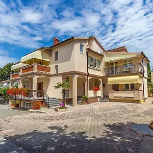 apartments-nevija-medulin.in-istria.net/