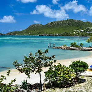 https://catamaran-hotel-marina.comcaribbean.com